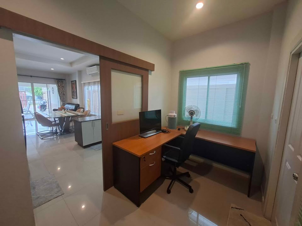 ให้เช่าบ้านพัทยา บางแสน ชลบุรี สัตหีบ : 🏡 Pool Villa ให้เช่า | หมู่บ้าน ซีรีนเพลส ห้วยใหญ่ | 3 ห้องนอน | เลี้ยงน้องหมาได้ | เพียง 38,000 บาท/เดือน