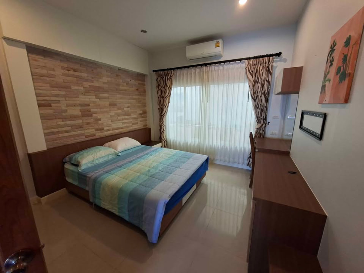 ให้เช่าบ้านพัทยา บางแสน ชลบุรี สัตหีบ : 🏡 Pool Villa ให้เช่า | หมู่บ้าน ซีรีนเพลส ห้วยใหญ่ | 3 ห้องนอน | เลี้ยงน้องหมาได้ | เพียง 38,000 บาท/เดือน