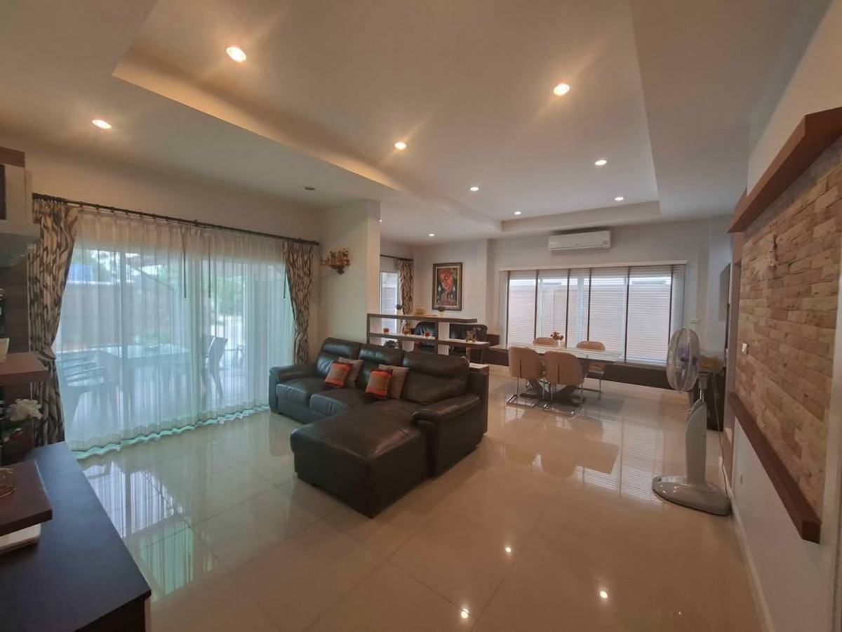 ให้เช่าบ้านพัทยา บางแสน ชลบุรี สัตหีบ : 🏡 Pool Villa ให้เช่า | หมู่บ้าน ซีรีนเพลส ห้วยใหญ่ | 3 ห้องนอน | เลี้ยงน้องหมาได้ | เพียง 38,000 บาท/เดือน