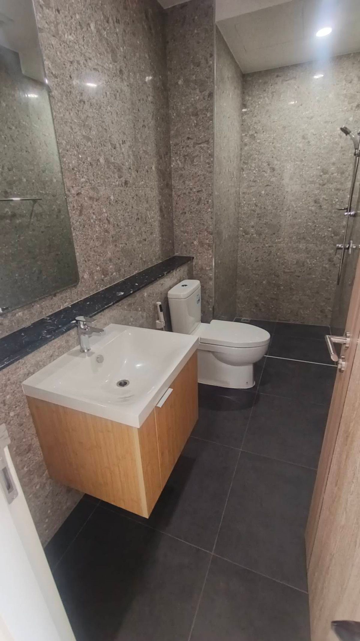 ขายทาวน์โฮมรัชดา ห้วยขวาง : ✨ขายทาวน์เฮาส์3.5ชั้นราคาพิเศษยูนิตสุดท้ายย่านรัชดา32 3ห้องนอน แปลงมุม มีความเป็นส่วนตัว ใกล้รถไฟฟ้า เดินทางสะดวก