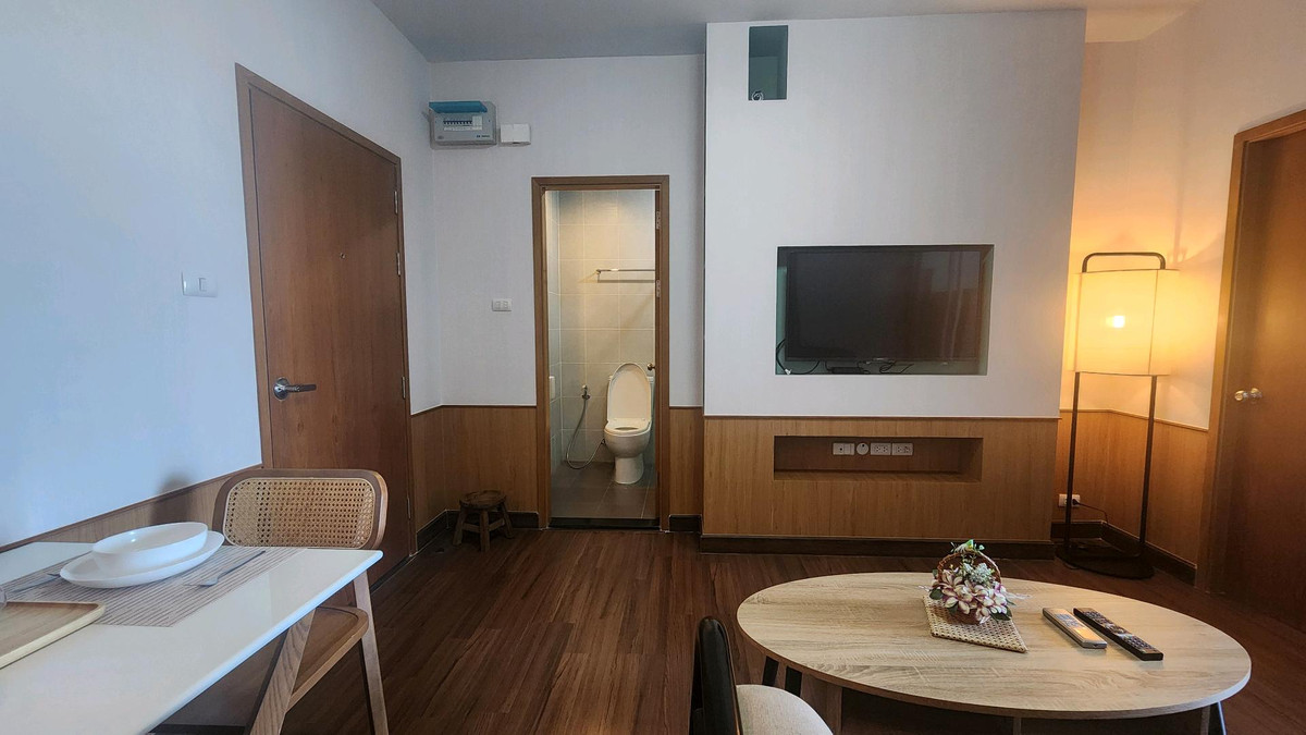 ให้เช่าคอนโดเชียงใหม่ : Supalai Monte 2 | ให้เช่า 1 ห้องนอน ไซต์ใหญ่ วิวสวย เห็นภูเขา และห้องมีโต๊ะทำงาน เอาฟูกมาใส่เพิ่มได้ สะดวกสะบาย เดินถึงเซ็นทรัล เฟส เชียงใหม่