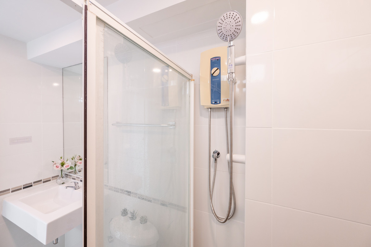 For SaleCondoOnnut, Udomsuk : Condo near the BTS, in the heart of the city, prime location! The Log 3 - Sukhumvit, low price starting at 5000 baht per month, fully furnished condo, just pack your bags and move in!!!!