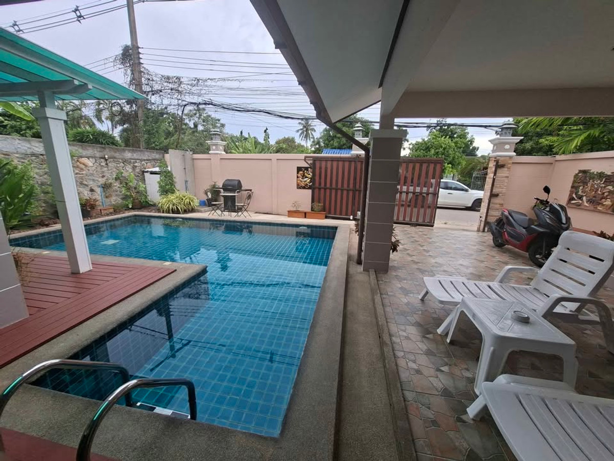 ให้เช่าบ้านพัทยา บางแสน ชลบุรี สัตหีบ : 🏡 Pool Villa ให้เช่า | หมู่บ้าน ซีรีนเพลส ห้วยใหญ่ | 3 ห้องนอน | เลี้ยงน้องหมาได้ | เพียง 38,000 บาท/เดือน