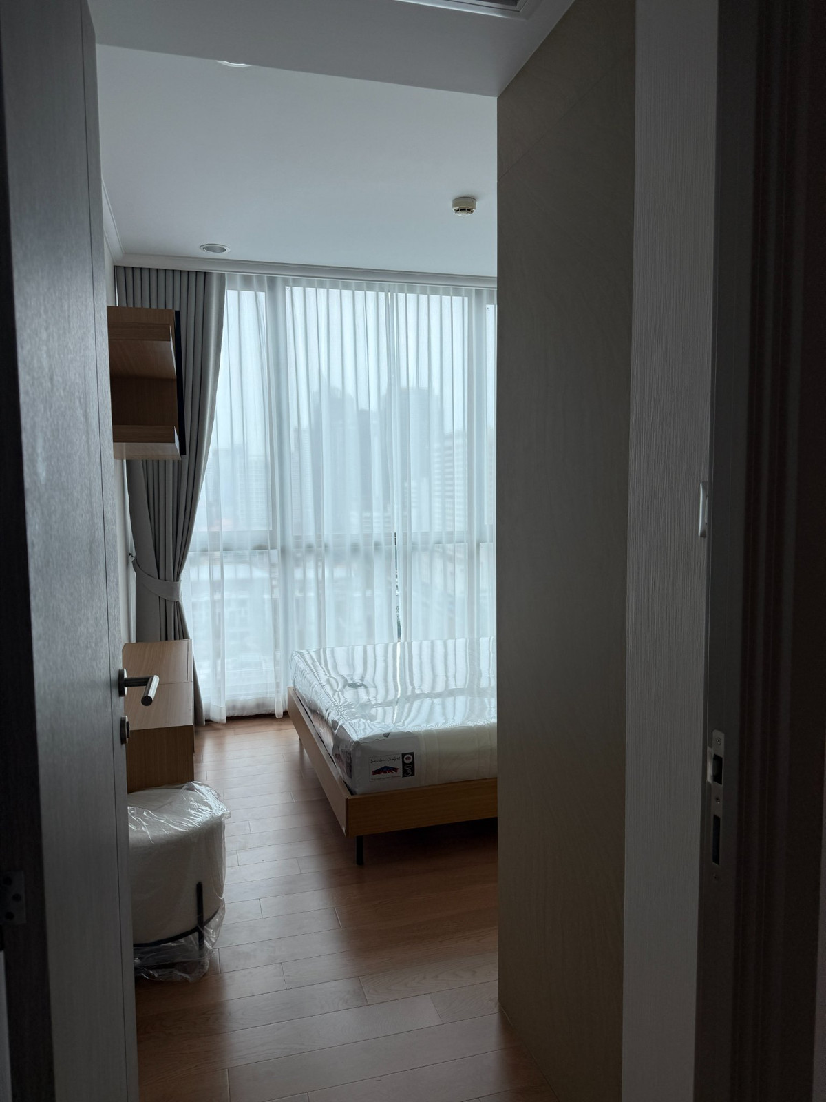 ให้เช่าคอนโดสุขุมวิท อโศก ทองหล่อ : PFD-07946 ให้เช่า Supalai Oriental Sukhumvit 39 ใกล้ BTS พร้อมพงษ์ 1 นอน 46 ตรม. ชั้น 18 ตึก A