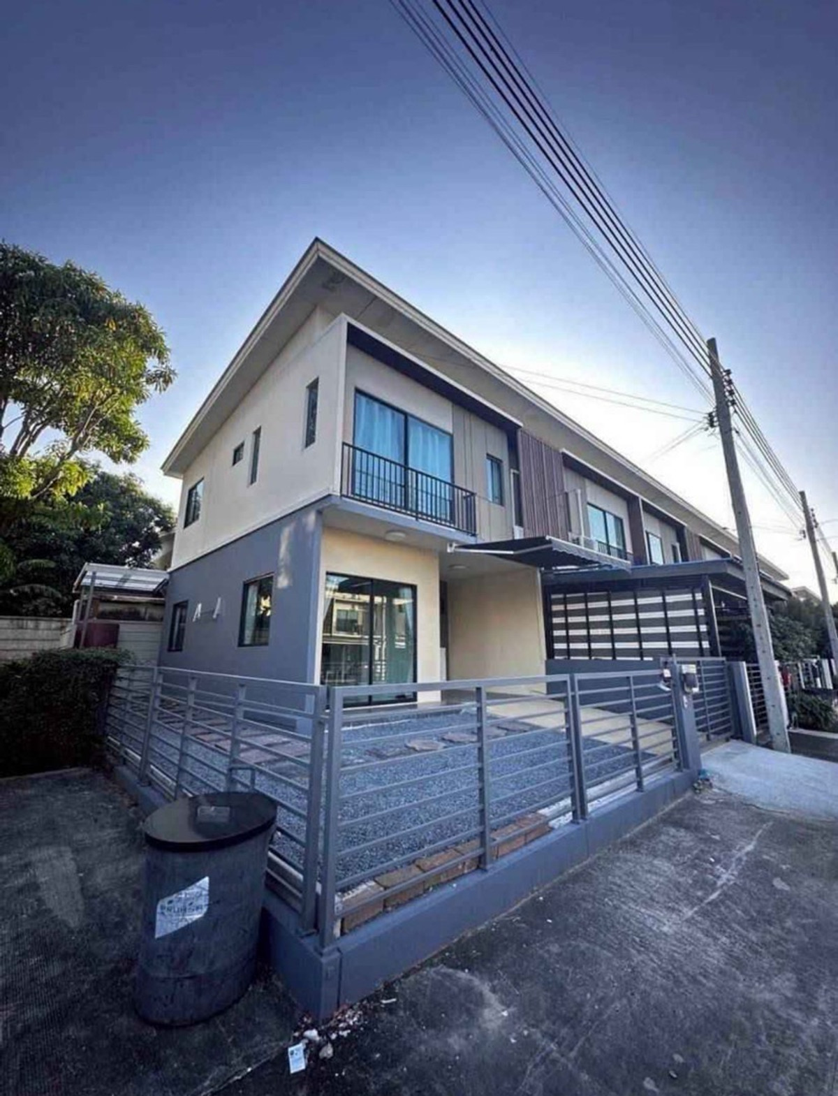 ให้เช่าทาวน์โฮมพัฒนาการ ศรีนครินทร์ : ให้เช่าทาวน์เฮาส์ the connect 34 พท 28ตรว 3นอน2น้ำ 16,500 