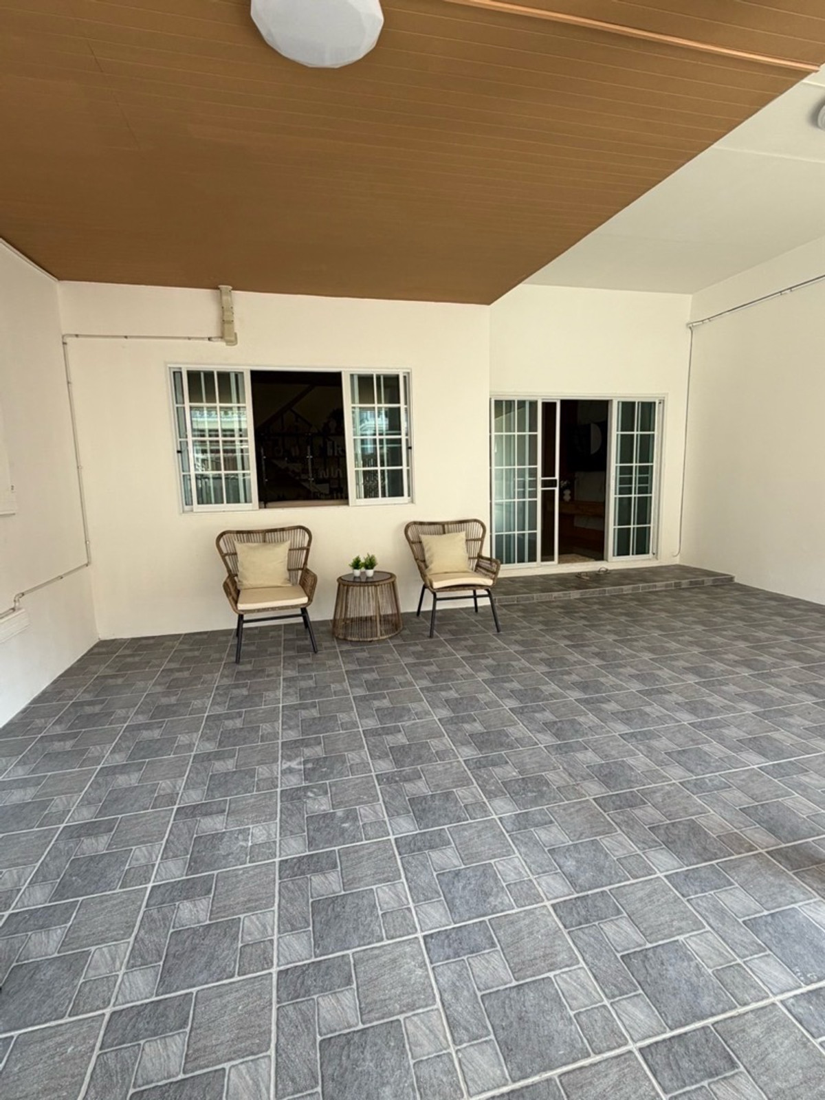 ให้เช่าทาวน์โฮมรัชดา ห้วยขวาง : 💕Huai Khwang Houseบ้านเช่าห้วยขวาง 5ห้องนอน3ห้องน้ำ รัชดา18 ใกล้MRTห้วยขวาง แอร์ทุกห้องรีโนเวทใหม่ 💕 ว่างพร้อมอยู่✨