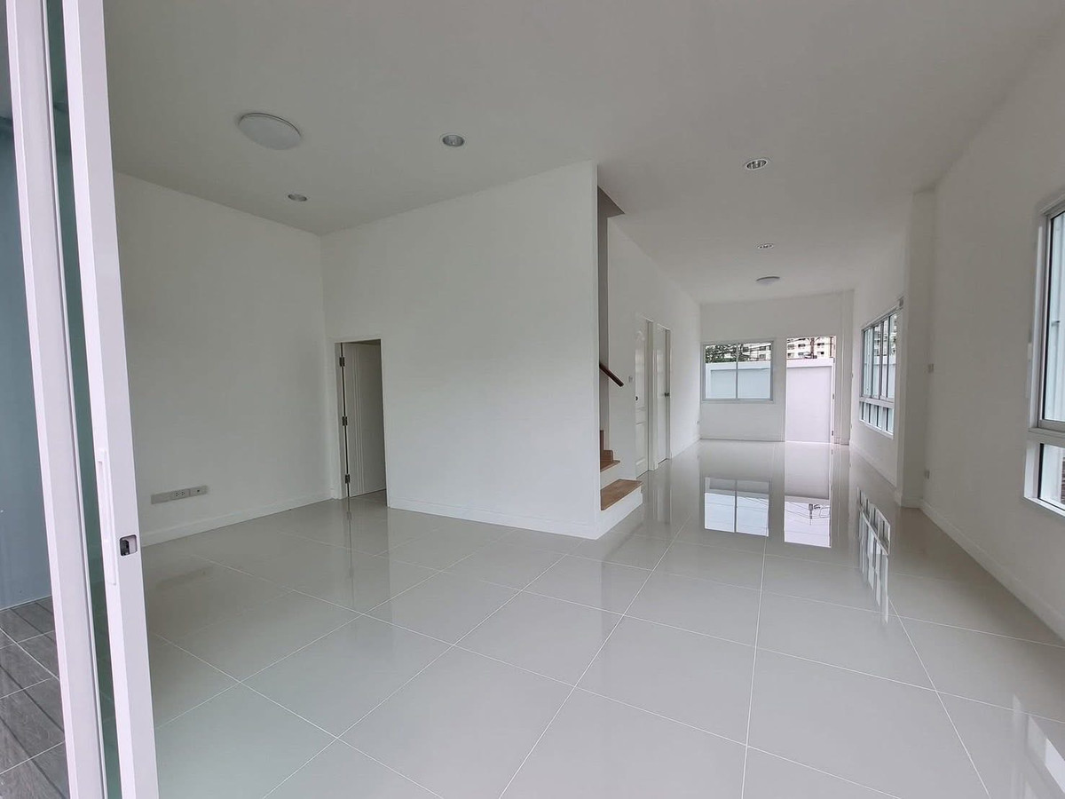 ขายทาวน์โฮมวิภาวดี ดอนเมือง หลักสี่ : ขาย/SALE : Townhome Kosum Ruamjai Soi 44 (ทาวน์โฮม โกสุม รวมใจ ซอย 44) - 5 ห้องนอน LC094