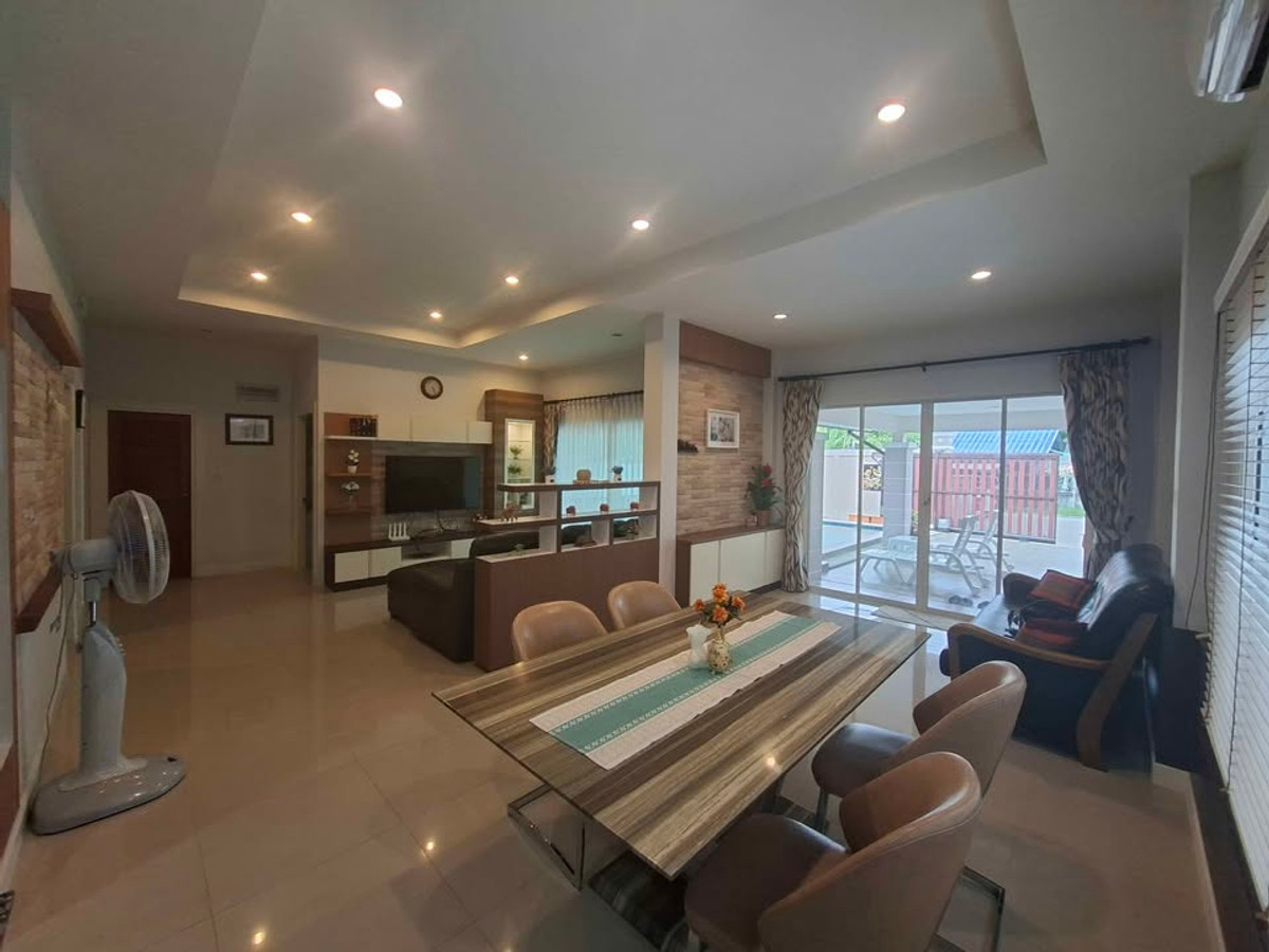 ให้เช่าบ้านพัทยา บางแสน ชลบุรี สัตหีบ : 🏡 Pool Villa ให้เช่า | หมู่บ้าน ซีรีนเพลส ห้วยใหญ่ | 3 ห้องนอน | เลี้ยงน้องหมาได้ | เพียง 38,000 บาท/เดือน