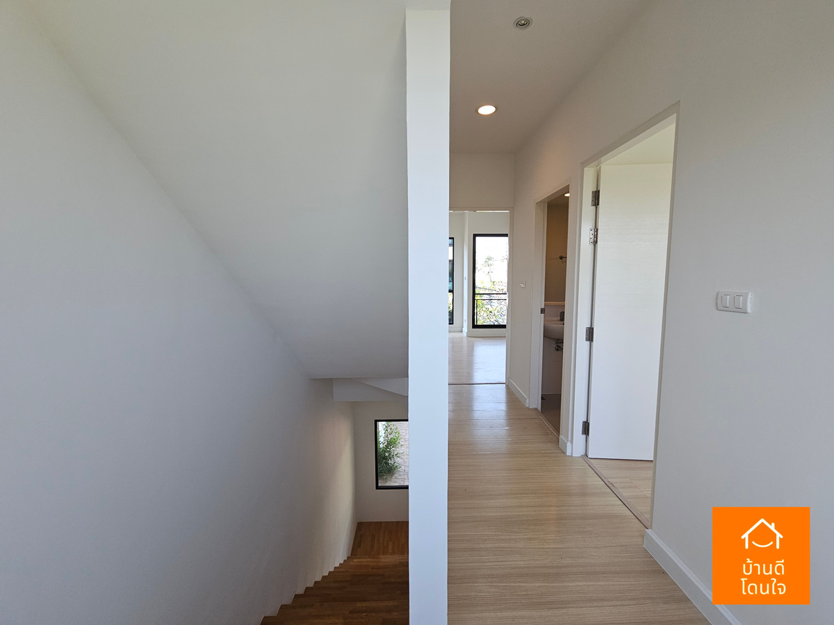 ขายทาวน์โฮมนวมินทร์ รามอินทรา : โปรไฟไหม้ 🔥บ้านกลางเมือง นวมินทร์42 (33 ตร.ว.) หลังมุม รีโนเวทใหม่สวย ใกล้เดอะมอล์บางกะปิ 