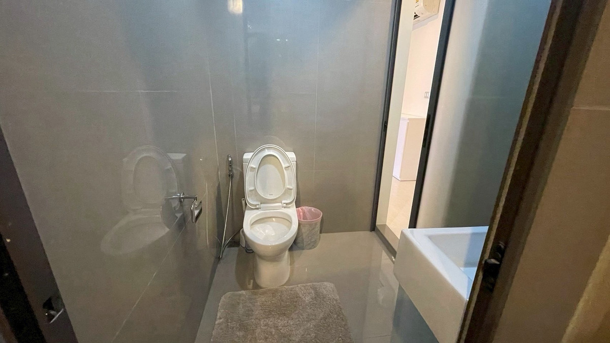 For SaleCondoSukhumvit, Asoke, Thonglor : Owner Post Condo for sale, price below market Near BTS Ekkamai 
 Rhythm Sukhumvit 42 (Rhythm Sukhumvit 42