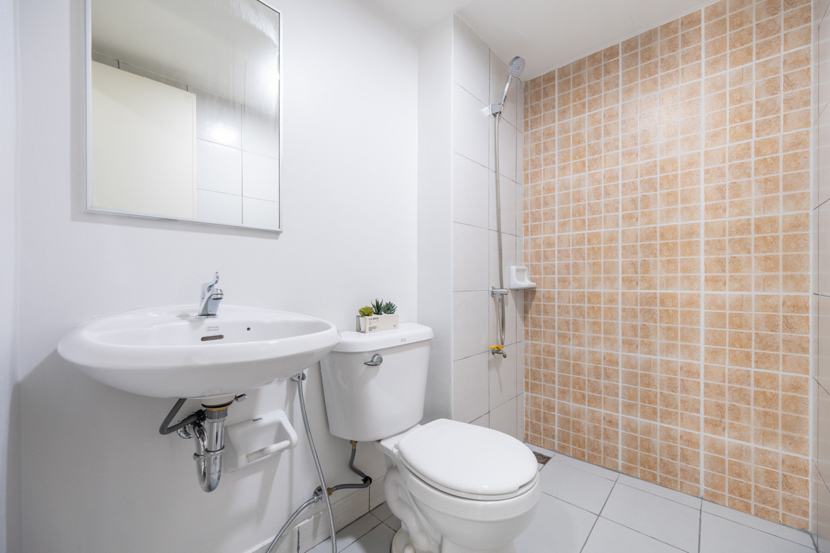 For SaleCondoLadkrabang, Suwannaphum Airport : Monthly installments starting at only 4000 baht/month, Lumpini Condo Town. Romklao-Suvarnabhumi Condo ready to move in Pack your clothes and move in now!!!