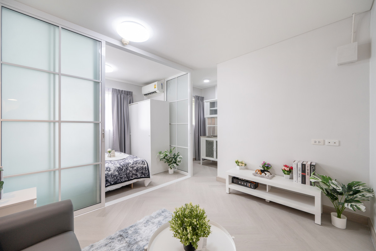 For SaleCondoLadkrabang, Suwannaphum Airport : Monthly installments starting at only 4000 baht/month, Lumpini Condo Town. Romklao-Suvarnabhumi Condo ready to move in Pack your clothes and move in now!!!