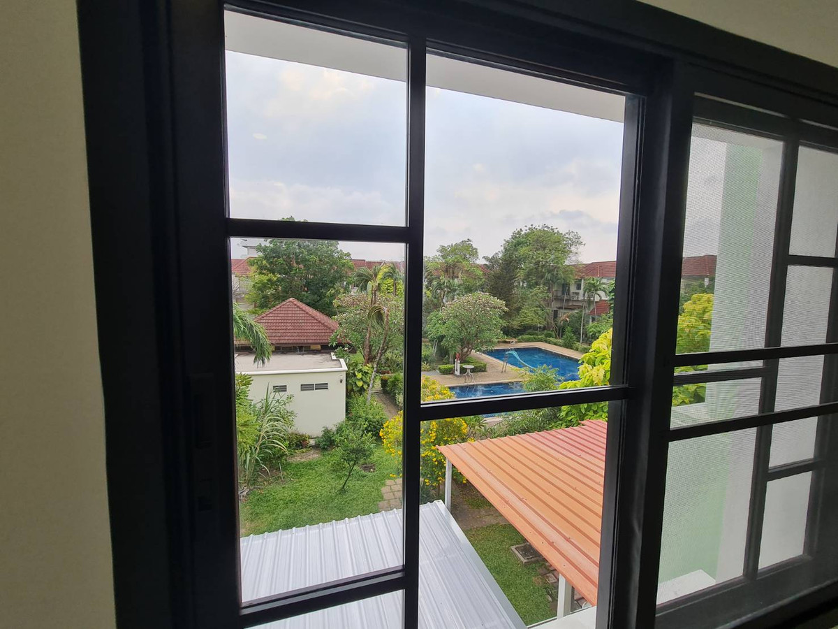 For SaleHouseKaset Nawamin,Ladplakao : 3-story townhome, area approximately 27 sq m.