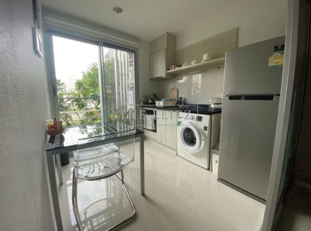 For SaleCondoSathorn, Narathiwat : ✨The best of Exclusive ✨Corner room RHYTHM Sathorn-Narathiwat The wall isnt attached to anyone (on one side). Stay comfortable like being at home. 🎉