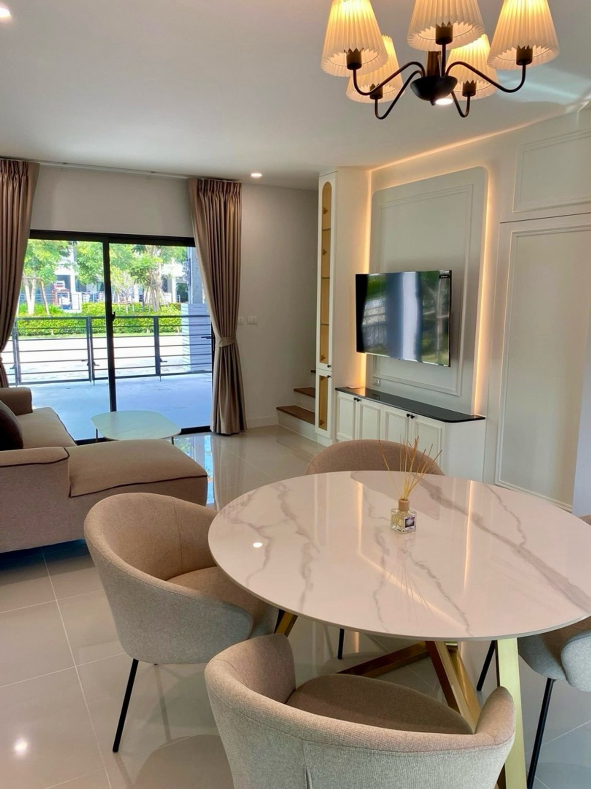 ให้เช่าทาวน์โฮมบางนา แบริ่ง ลาซาล : 🌟ให้เช่าทาวน์โฮม พลีโน่ สุขุมวิท-บางนา 2 ทาวน์โฮม 2 ชั้น 3 ห้องนอน 3 ห้องน้ำ ตกแต่งสวย แปลงมุม มีพื้นที่สวน💥ค่าเช่า 48,000 บาท/เดือน 