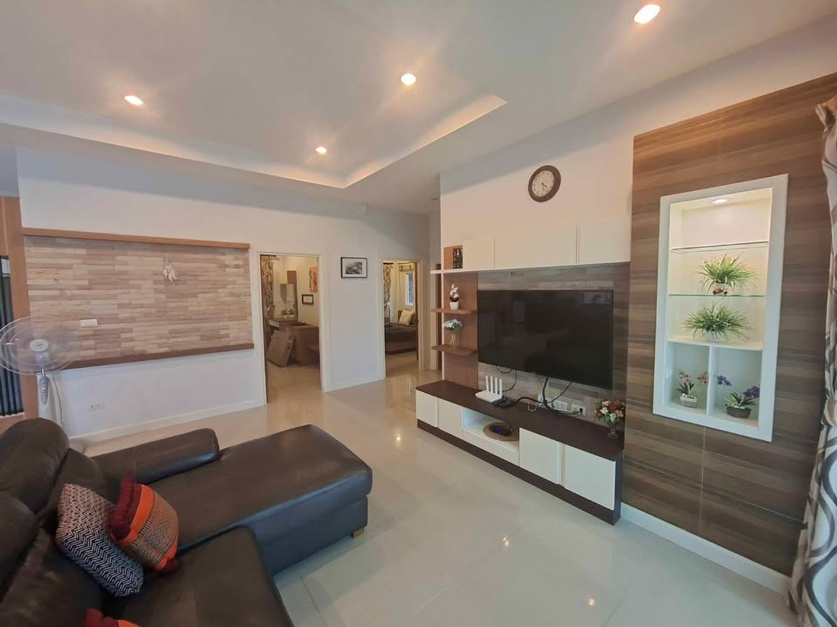 ให้เช่าบ้านพัทยา บางแสน ชลบุรี สัตหีบ : 🏡 Pool Villa ให้เช่า | หมู่บ้าน ซีรีนเพลส ห้วยใหญ่ | 3 ห้องนอน | เลี้ยงน้องหมาได้ | เพียง 38,000 บาท/เดือน