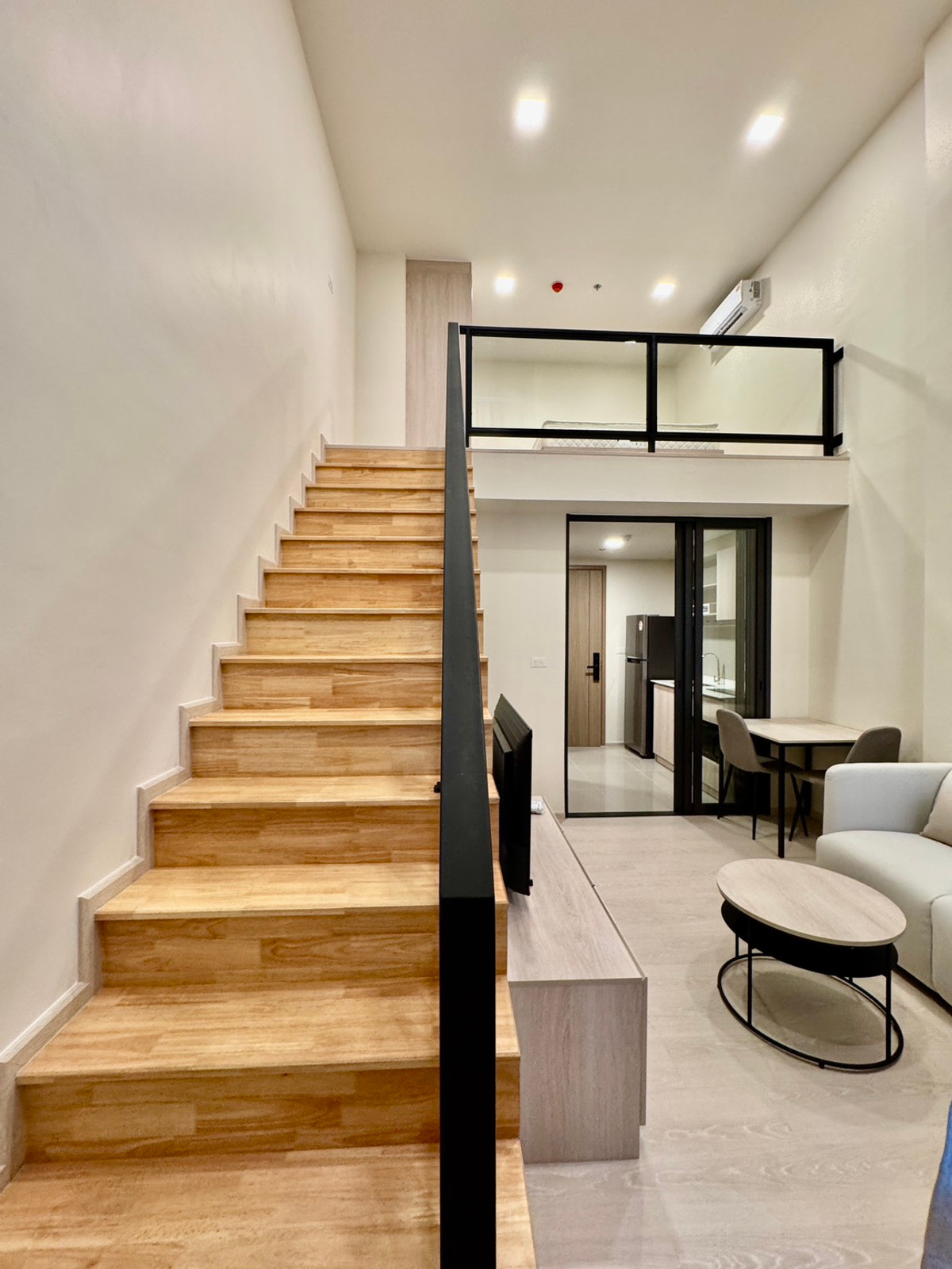 For RentCondoWongwianyai, Charoennakor : 🔥 For rent FLO by Sansiri, Loft room, high ceiling!