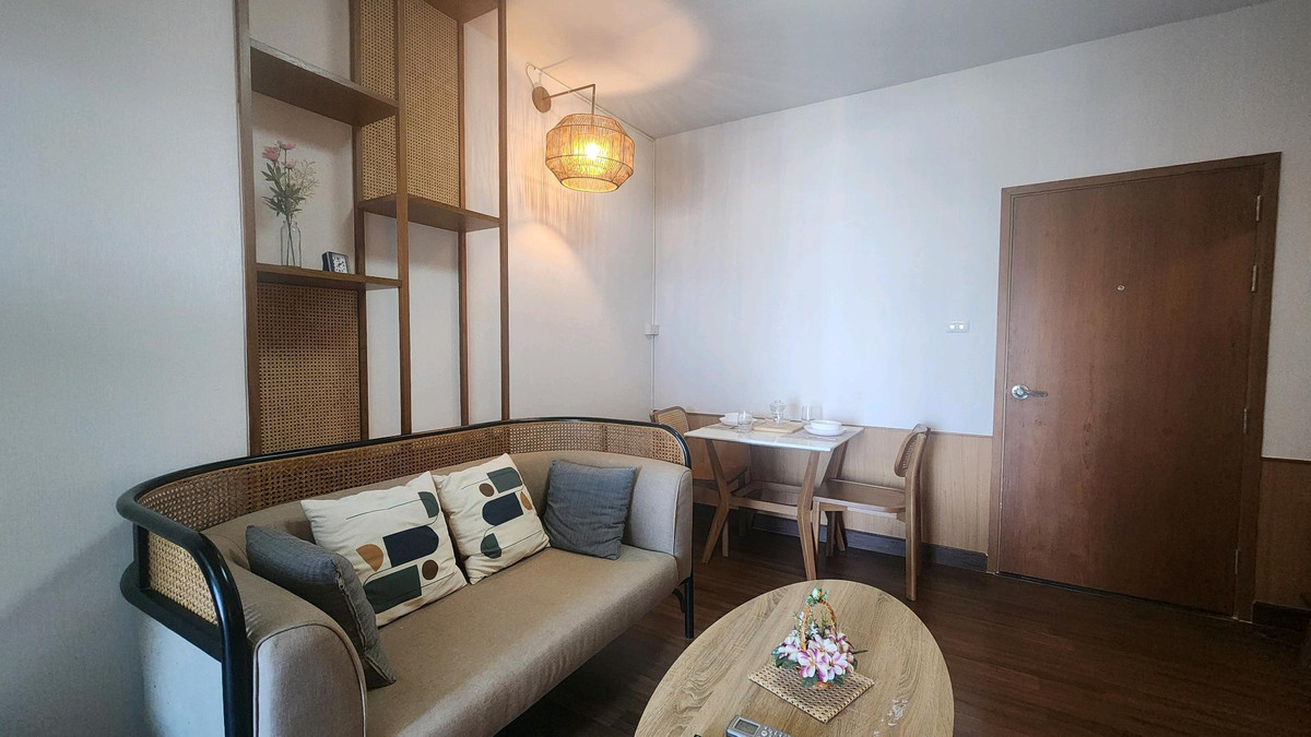 ให้เช่าคอนโดเชียงใหม่ : Supalai Monte 2 | ให้เช่า 1 ห้องนอน ไซต์ใหญ่ วิวสวย เห็นภูเขา และห้องมีโต๊ะทำงาน เอาฟูกมาใส่เพิ่มได้ สะดวกสะบาย เดินถึงเซ็นทรัล เฟส เชียงใหม่