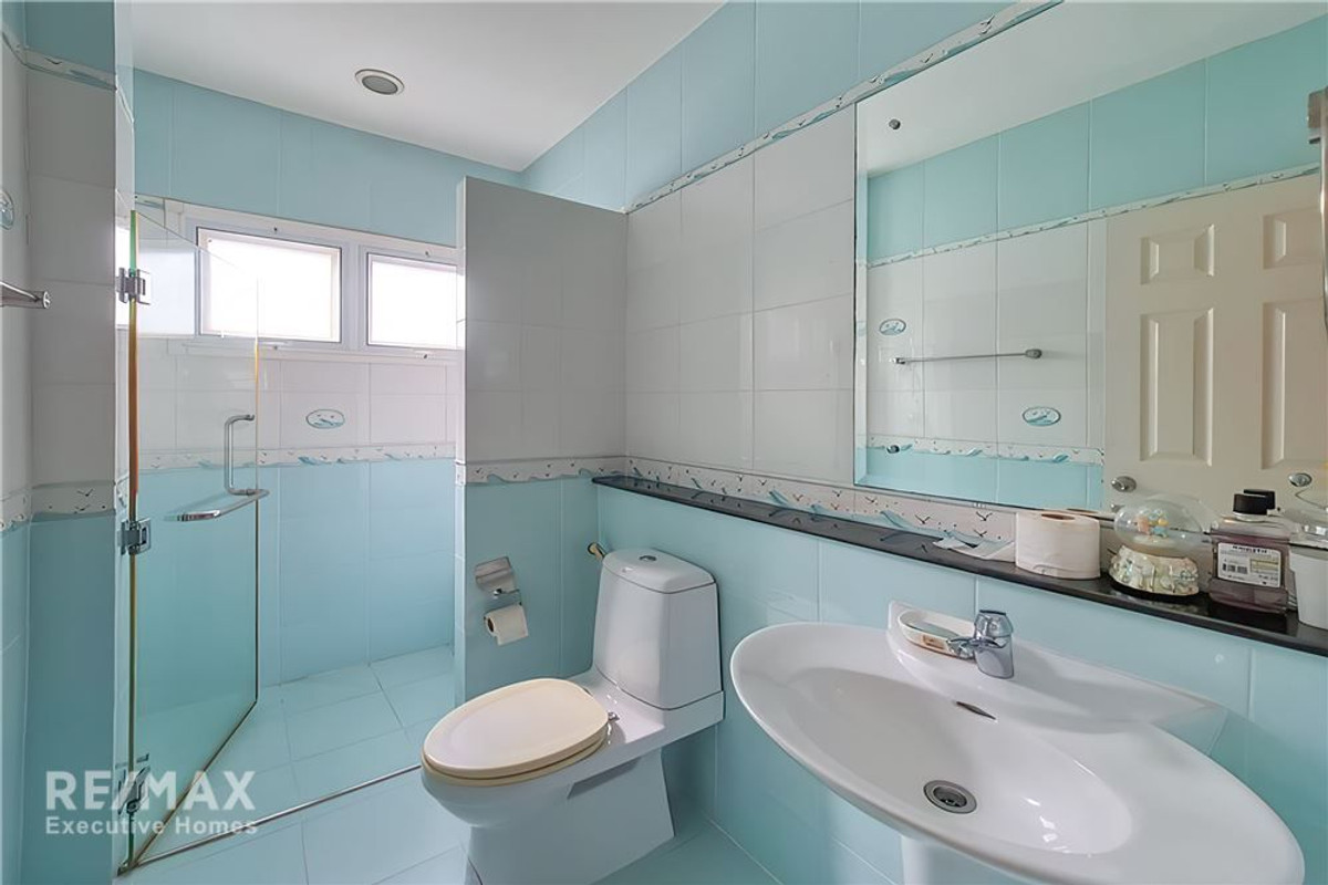 ขายบ้านลาดกระบัง สุวรรณภูมิ : ขายด่วน! บ้านพร้อมที่ดินใหญ่ 181 ตร.ว. ใกล้สวนหลวง ร.9 เพียง 2.5กม.