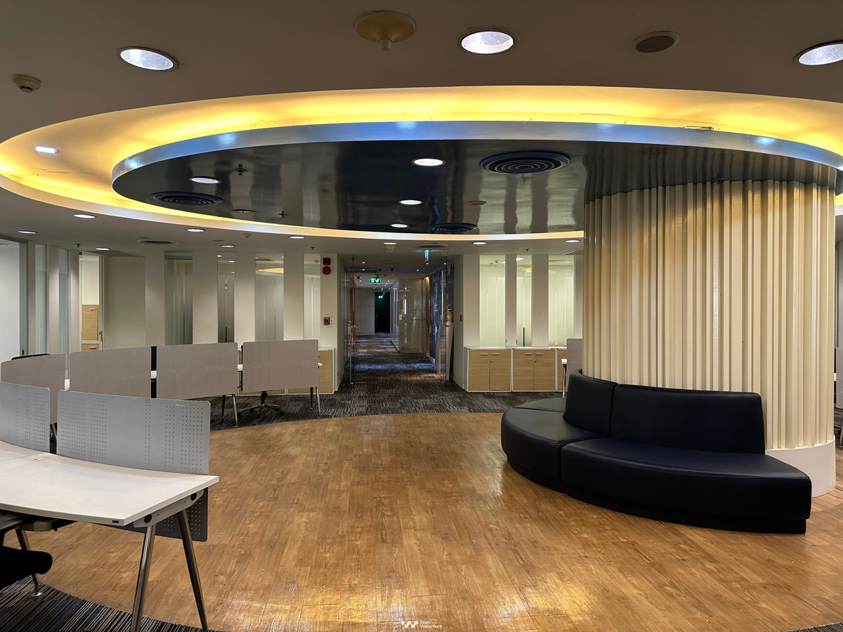 For RentOfficeAri,Anusaowaree : 🔥 Entire Floor for Rent 🔥 Office Space at Phaholyothin Place Building Area: 1,533 sqm | High Floor | Near BTS Ari