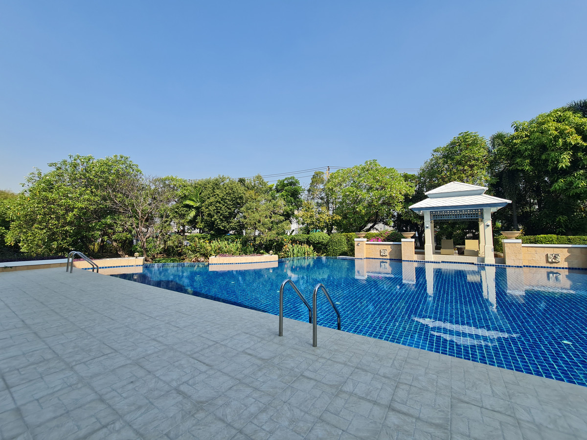 ขายบ้านลาดกระบัง สุวรรณภูมิ : ขายด่วน! บ้านพร้อมที่ดินใหญ่ 181 ตร.ว. ใกล้สวนหลวง ร.9 เพียง 2.5กม.