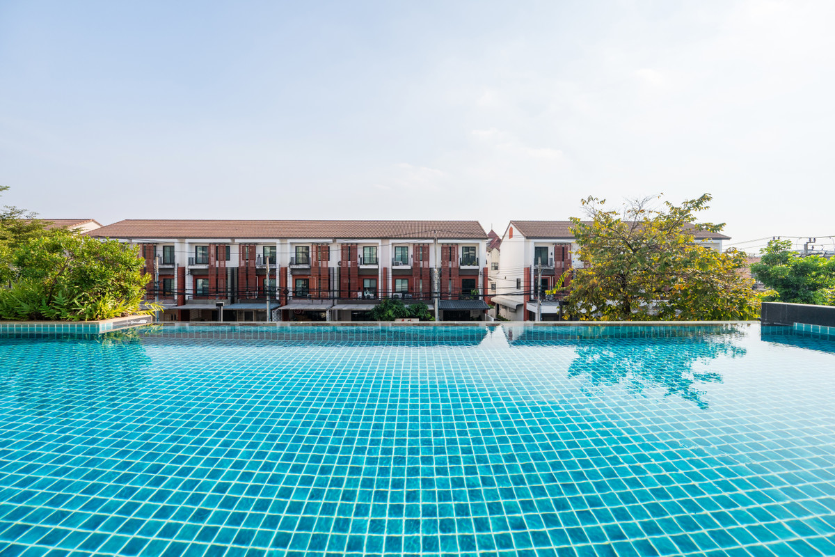 For SaleCondoOnnut, Udomsuk : Condo near the BTS, in the heart of the city, prime location! The Log 3 - Sukhumvit, low price starting at 5000 baht per month, fully furnished condo, just pack your bags and move in!!!!