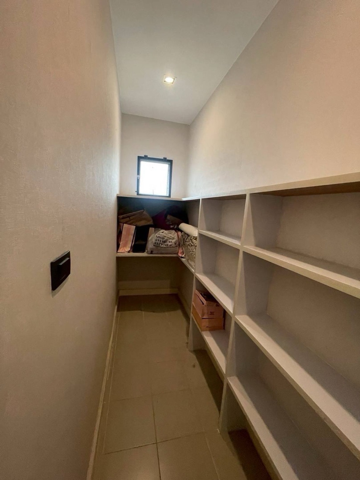 For SaleTownhomeKasetsart, Ratchayothin : For sale: Baan Klang Muang Ratchayothin, near BTS Phaholyothin 34, near Major Ratchayothin. Central Ladprao Built-in decoration Fully furnished