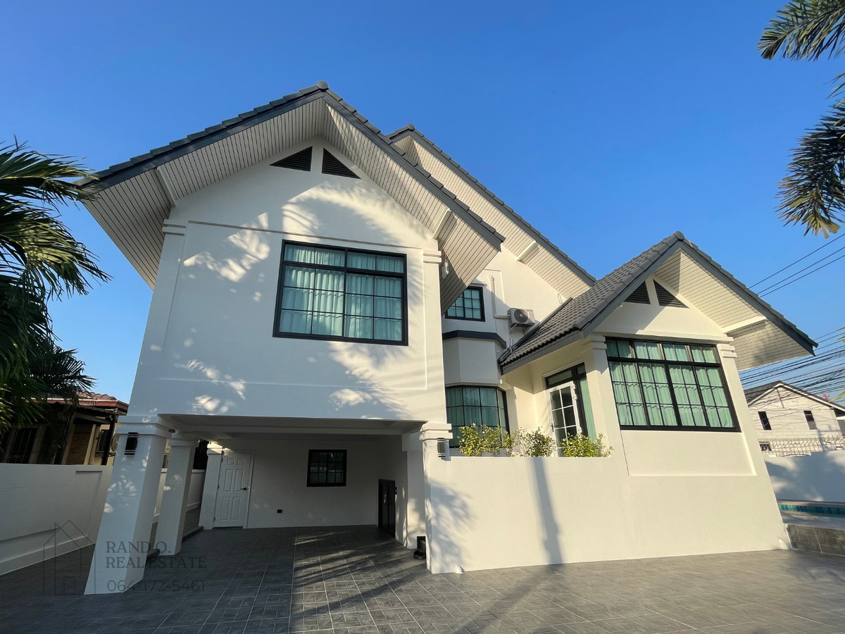 For RentHousePattaya, Bangsaen, Chonburi : Newly Renovated 4 Bedroom 5 Bathroom House with Pool North Pattaya