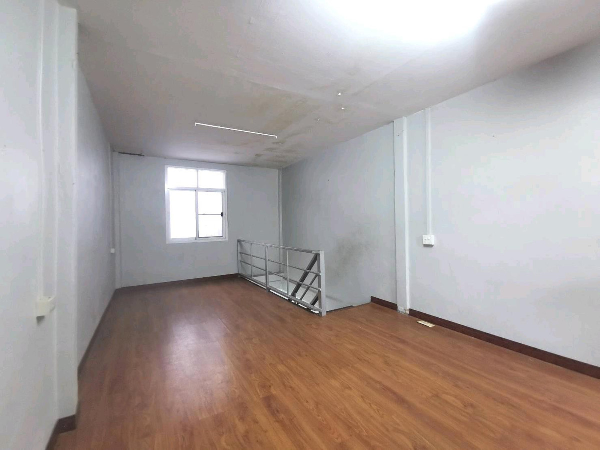 For SaleShop HouseBang Sue, Wong Sawang, Tao Pun : Urgent sale‼️Commercial building, corner room Golden location for trading Next to 4 lane Pracharat road. Nonthaburi, very good price, 3.19 million baht. Hurry and make a decision late, it may slip out of your hands in a location like this 🔥