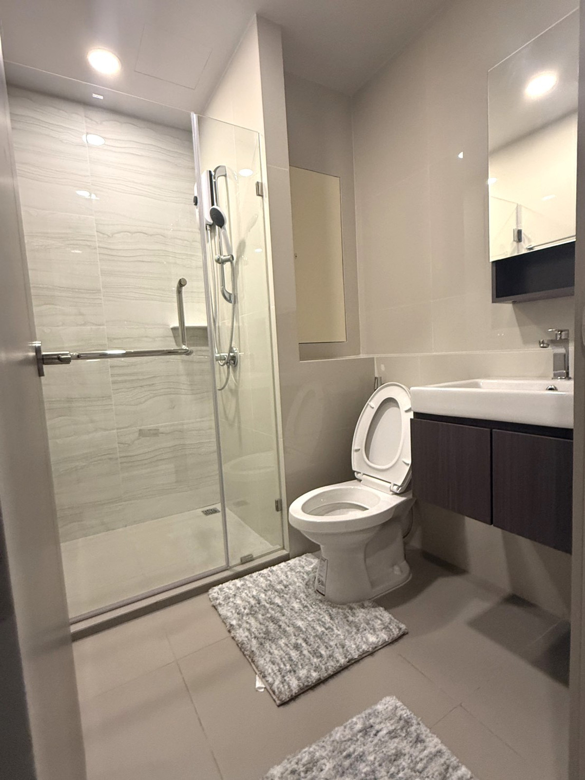 For RentCondoOnnut, Udomsuk : Aspire Onnut Station | 2 Bedroom Fully Furnished 📞 Line : @pukkhome (with @)