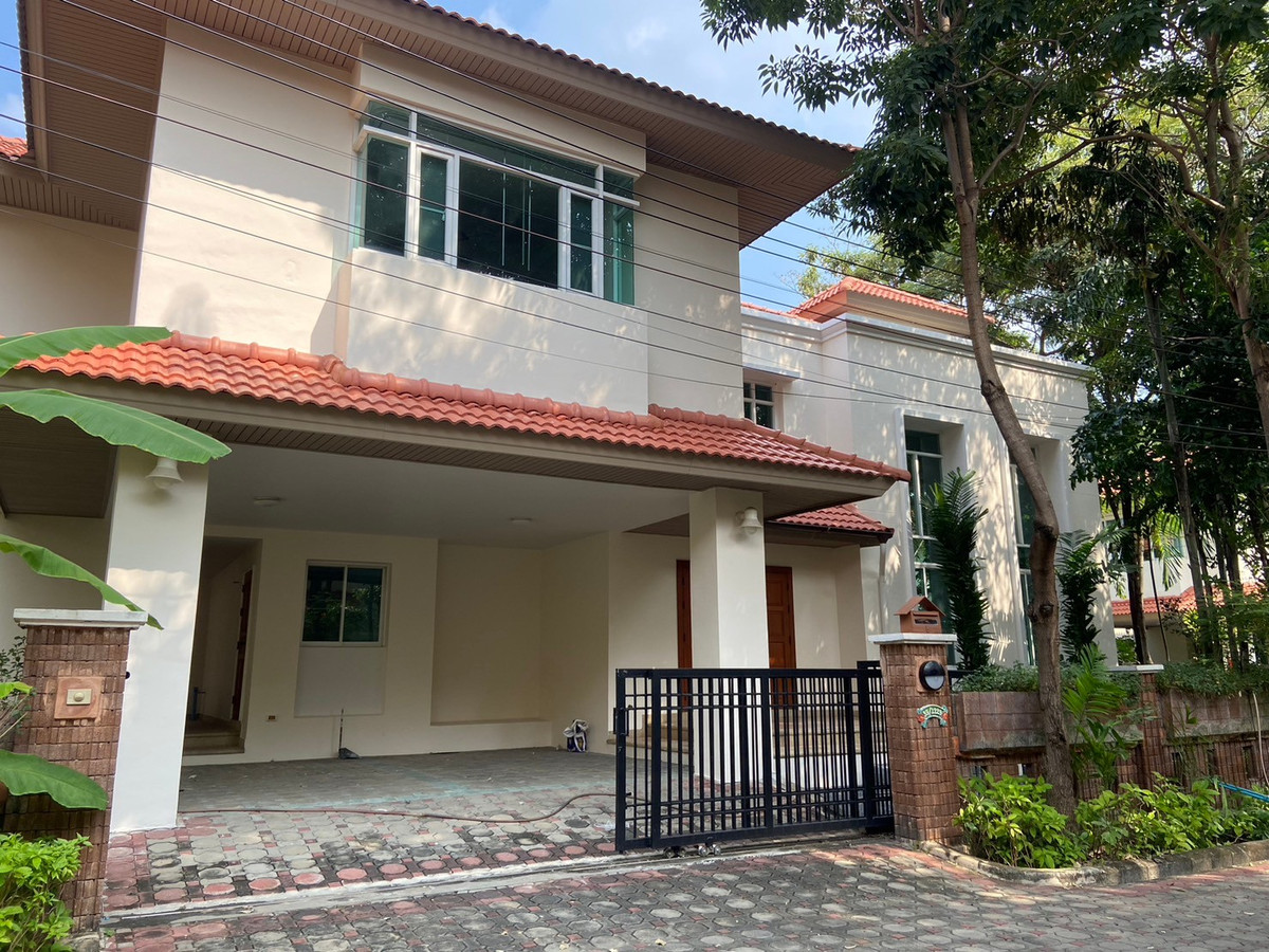 For RentHouseChaengwatana, Muangthong : ✨2-story  house for rent at Nichada Thani, 4 bedrooms, quiet, shady and private. Just a few minutes to ISB International School, ready to move in.