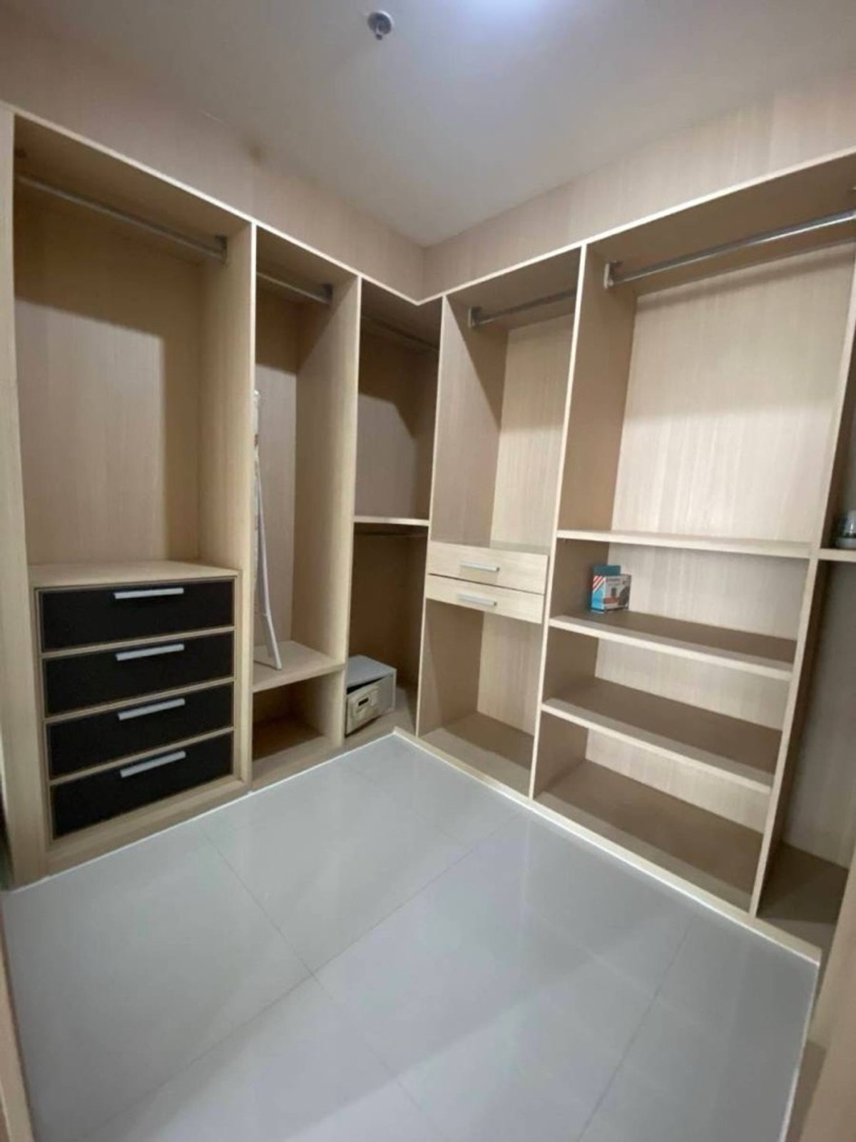 For RentCondoSukhumvit, Asoke, Thonglor : For rent: The Lakes. - 0816037454