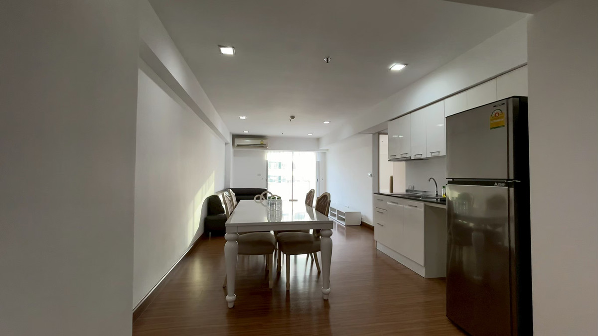 For SaleCondoRama9, Petchburi, RCA : Condo for sale, 2 bedrooms, first hand, urgent, good price, transfer directly to the company.