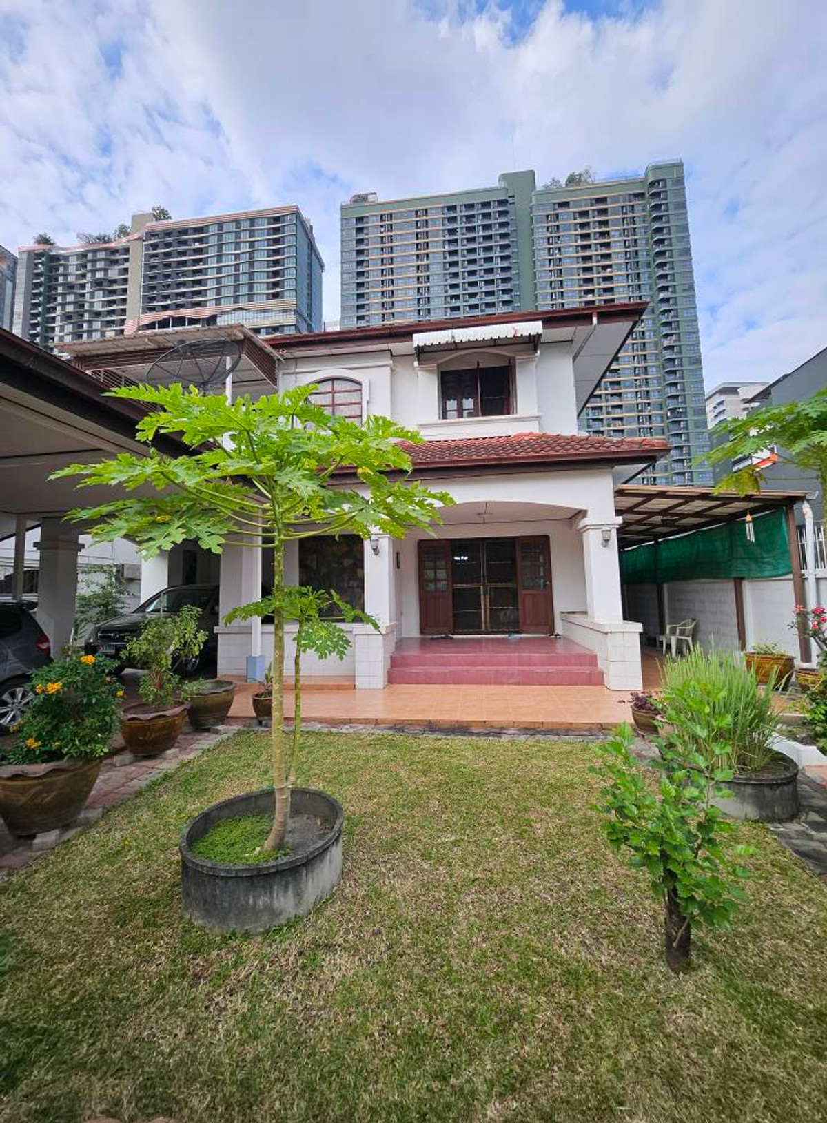 ขายบ้านลาดพร้าว เซ็นทรัลลาดพร้าว : ราคาพิเศษ!! บ้านเดี่ยวทำเลทอง ลาดพร้าว ซ.1 ใกล้ยูเนี่ยนมอลล์ เดินถึงรถไฟฟ้า เข้าออกได้หลายทาง