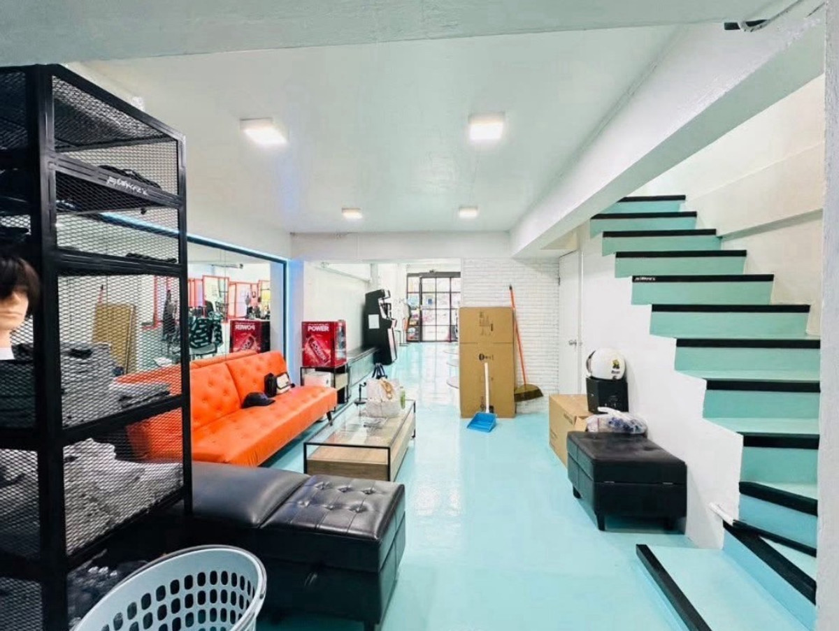 ขายอาคารพาณิชย์สุขุมวิท อโศก ทองหล่อ : ของดี ขายถูก อาคารพาณิชย์ ทองหล่อ ถนนสุขุมวิท 55 ซื้อลงทุนปล่อยเช่า มีคนเช่าตลอด ราคามีแต่จะเพิ่มขึ้น หากสนใจต่อรองได้ครับ 092-658-8993 กรณ์