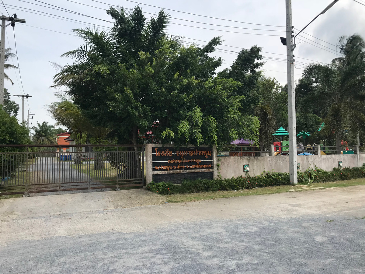 For SaleLandNakhon Si Thammarat : Land for sale with beautiful building, good location, Mueang District, Nakhon Si Thammarat Province.