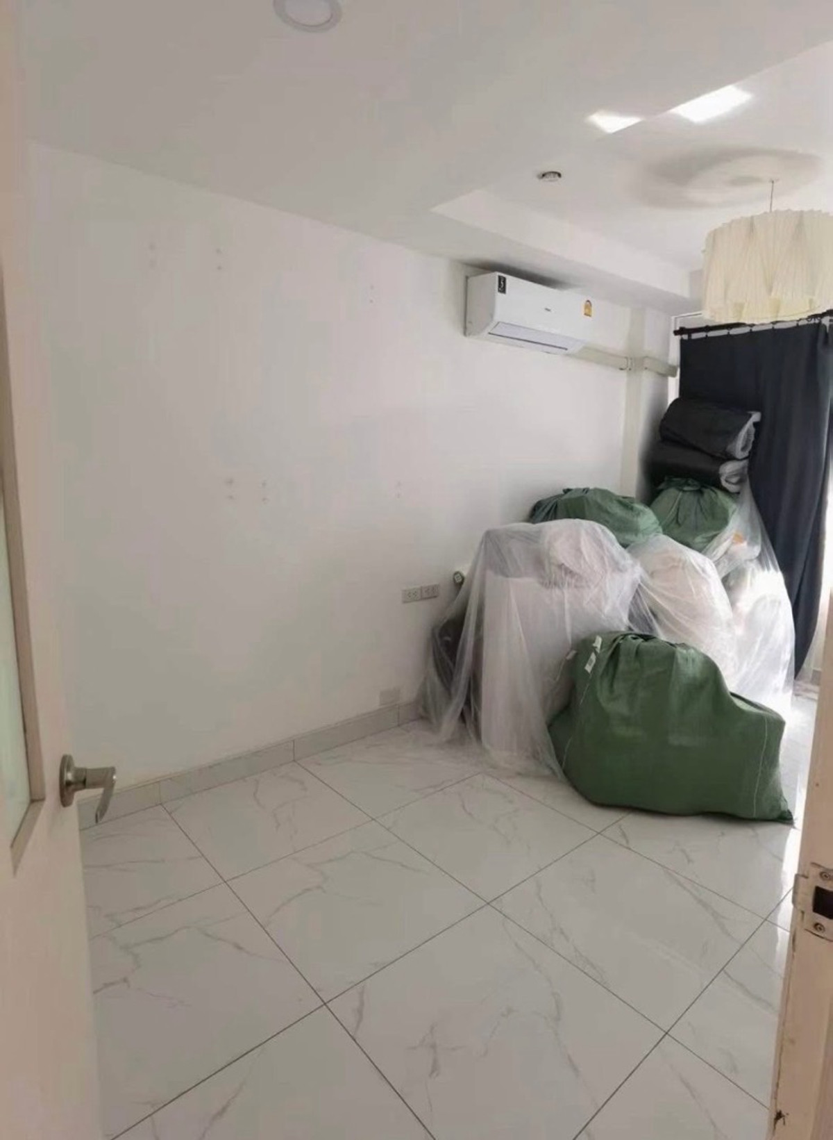 ขายคอนโดสมุทรปราการ สำโรง : Owner Post ขายคอนโดห้องใหญ่ทำเลบางนา Casitas Condominium Bangna