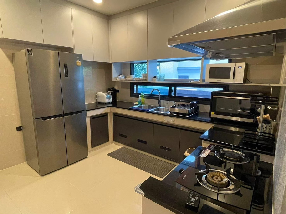 ขายบ้านพัฒนาการ ศรีนครินทร์ : ขายบ้านหรู โครงการ Setthasiri Krungthep Kreetha 2 (เศรษฐสิริ กรุงเทพกรีฑา 2) แปลงมุม ไซส์ใหญ่ ด้านหน้าไม่ติดใคร  บ้านเดี่ยว 2 ชั้น ขนาดที่ดิน 105 ตารางวา พื้นที่ใช้สอย 404 ตารางเมตร