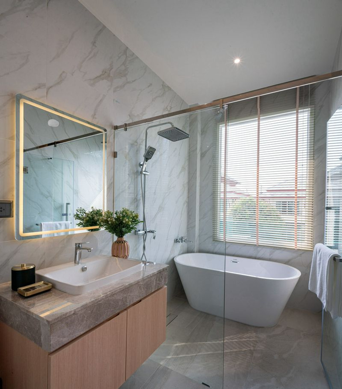 ขายบ้านพัทยา บางแสน ชลบุรี สัตหีบ : Rare Item! วิลล่าหรู 7 ห้องนอน 7 ห้องน้ำ 2 อาคาร พื้นที่ใช้สอย 500 ตร.ม. ใจกลางเขาทาโล | ราคา 28.5 ล้านบาท