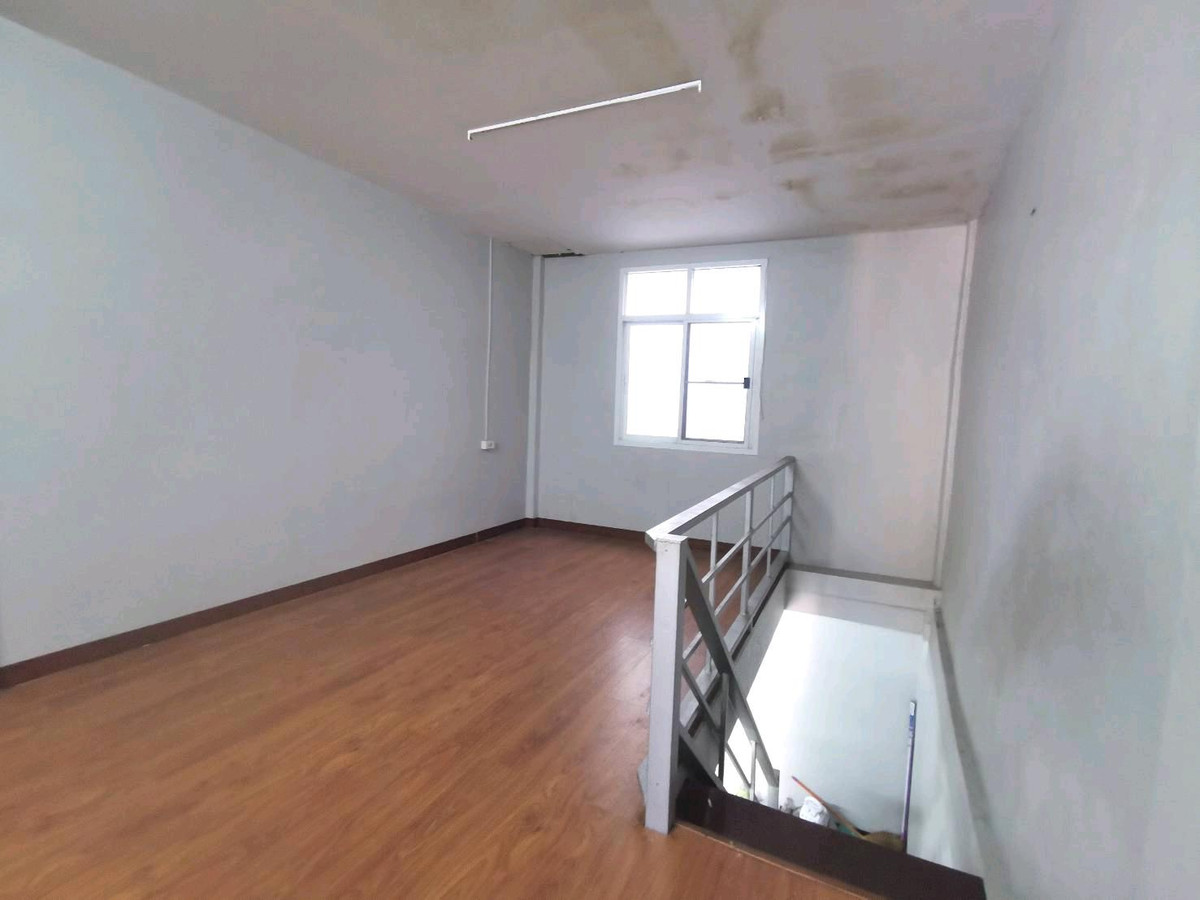 For SaleShop HouseBang Sue, Wong Sawang, Tao Pun : Urgent sale‼️Commercial building, corner room Golden location for trading Next to 4 lane Pracharat road. Nonthaburi, very good price, 3.19 million baht. Hurry and make a decision late, it may slip out of your hands in a location like this 🔥