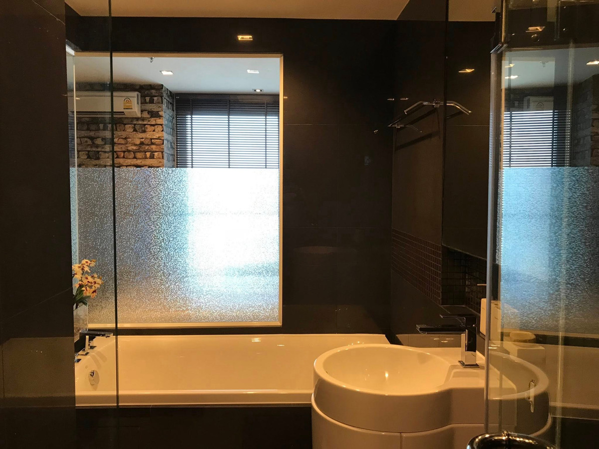 ให้เช่าคอนโดสาทร นราธิวาส : Rhythm Sathorn / 1 Bedroom (FOR RENT), ริทึ่ม สาทร / 1 ห้องนอน (เช่า) LD015