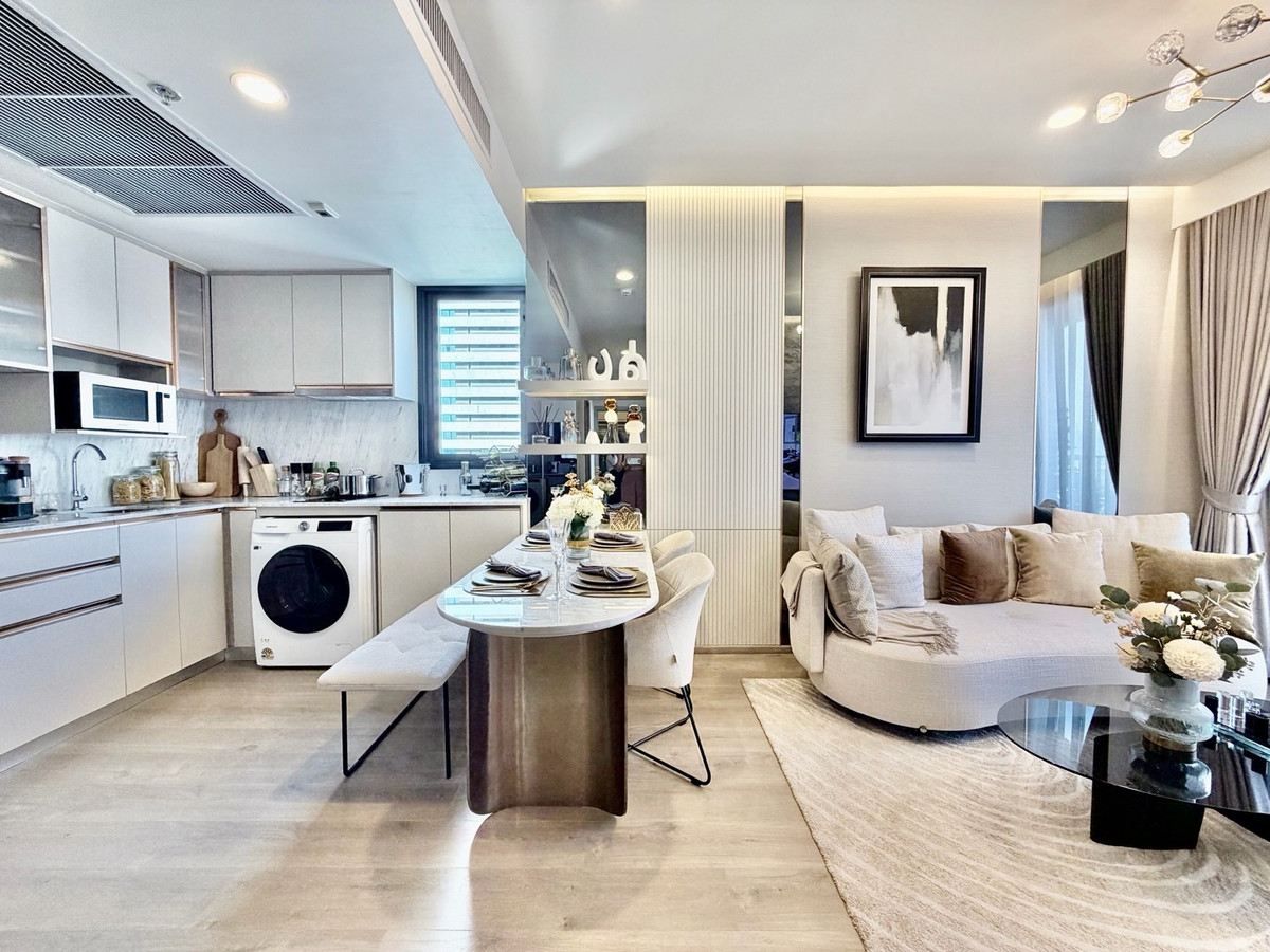 For SaleCondoKhlongtoei, Kluaynamthai : 2Bedroom Special Plan, garden view, every room is spacious.