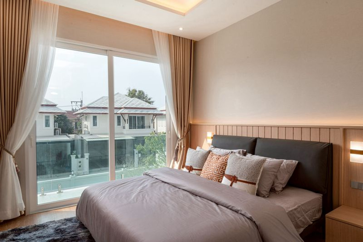 ขายบ้านพัทยา บางแสน ชลบุรี สัตหีบ : Rare Item! วิลล่าหรู 7 ห้องนอน 7 ห้องน้ำ 2 อาคาร พื้นที่ใช้สอย 500 ตร.ม. ใจกลางเขาทาโล | ราคา 28.5 ล้านบาท