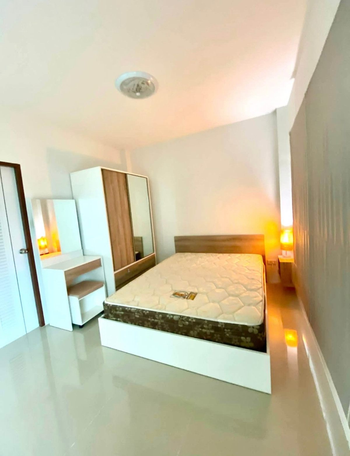 For RentTownhomeNonthaburi, Bang Yai, Bangbuathong : Townhome for sale/rent Imperial Laguna with furniture.