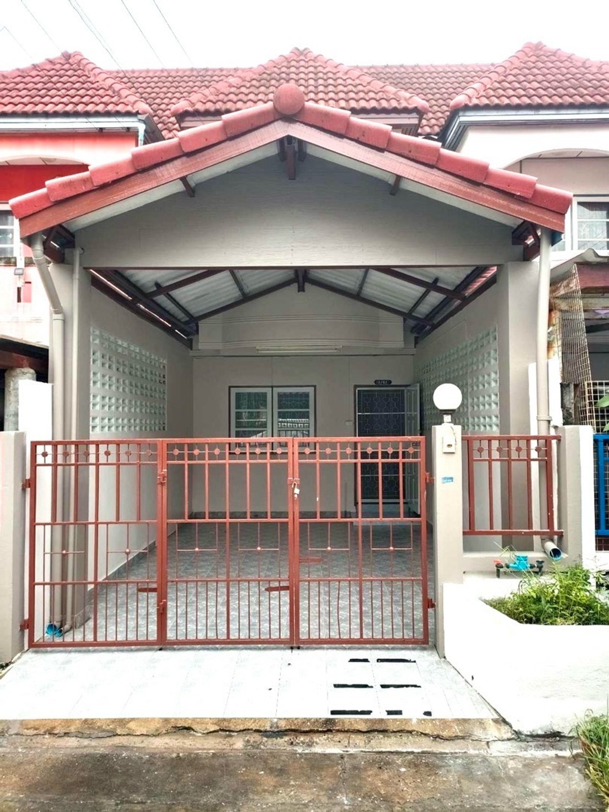 ให้เช่าทาวน์โฮมแจ้งวัฒนะ เมืองทอง : ให้เช่าทาวเฮาส์2ชั้นหมู่บ้านเปี่ยมสุข ปากเกร็ด วัดกู้ ขนาด 21วา ราคา 7,000 บาท/เดือน ปรับปรุงใหม่ทั้งหลัง 