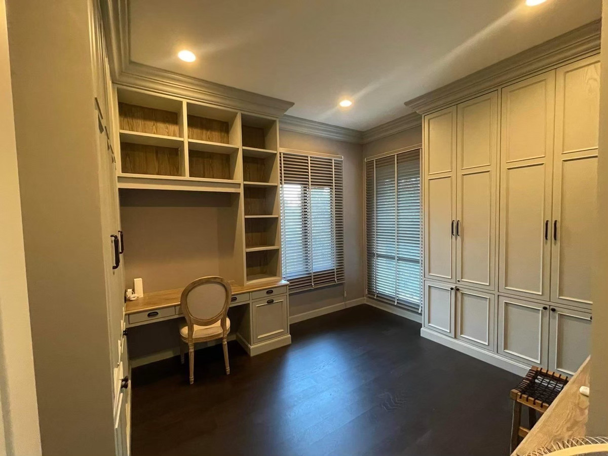 ขายบ้านพัฒนาการ ศรีนครินทร์ : ขายบ้านหรู โครงการ Setthasiri Krungthep Kreetha 2 (เศรษฐสิริ กรุงเทพกรีฑา 2) แปลงมุม ไซส์ใหญ่ ด้านหน้าไม่ติดใคร  บ้านเดี่ยว 2 ชั้น ขนาดที่ดิน 105 ตารางวา พื้นที่ใช้สอย 404 ตารางเมตร