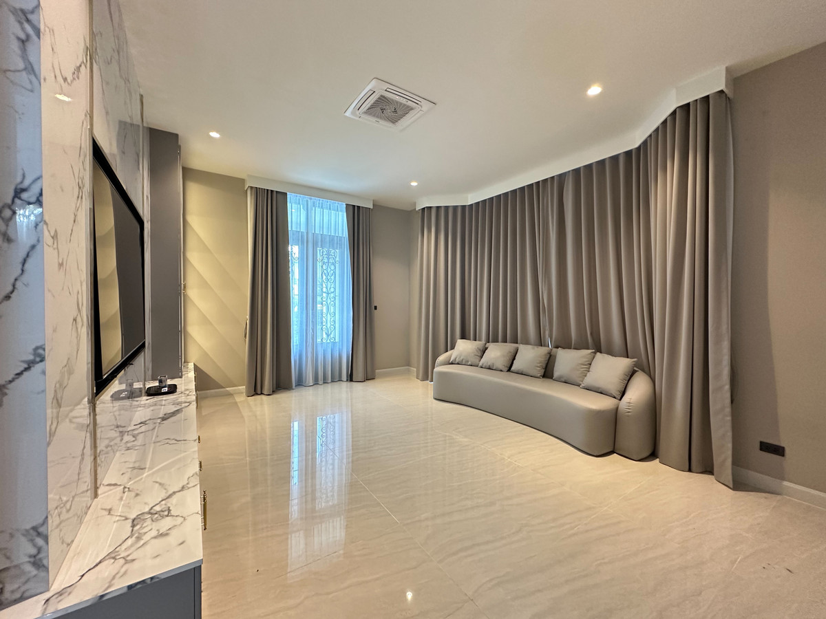 ให้เช่าบ้านลาดกระบัง สุวรรณภูมิ : Single house for rent, Perfect Masterpiece Sukhumvit 77, location next to Robinson, beautiful house, fully furnished.