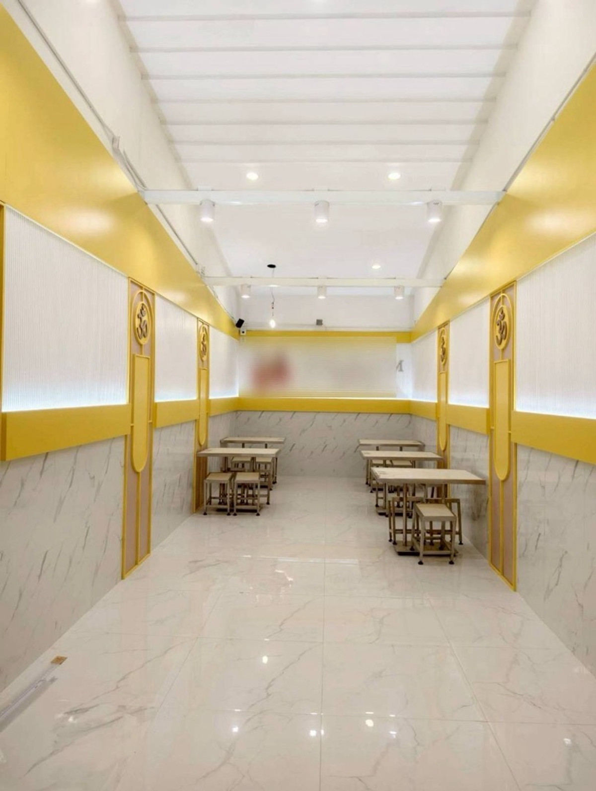 For RentShop HouseSukhumvit, Asoke, Thonglor : Commercial building for rent, Thonglor, Sukhumvit 55, next to the main road, good location, accepting consideration for all businesses.