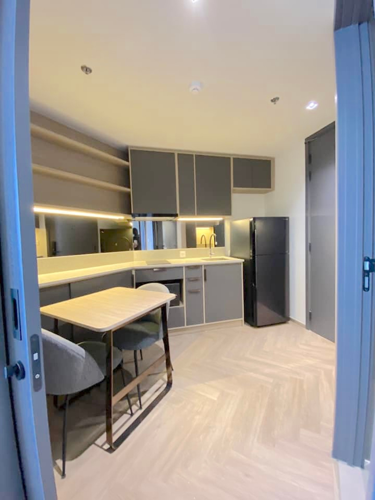 ขายคอนโดสยาม จุฬา สามย่าน : 🔥 ขายด่วน 🔥  ถูกมาก ห้องสวย วิวดี กว้าง น่าอยู่   Call : 0619824959 Line ID :  elegant.289