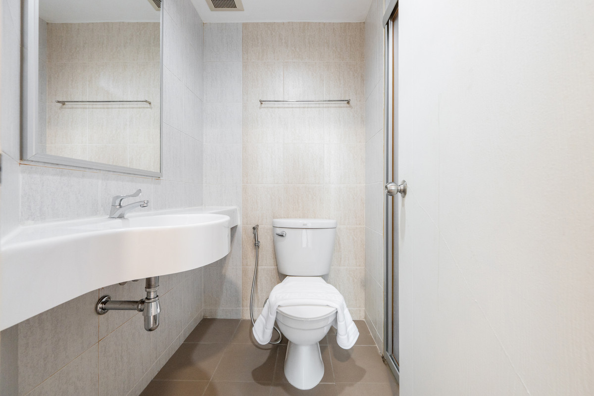 ขายคอนโดบางแค เพชรเกษม : 🚨ขาย! คอนโดลุมพินี พาร์ค เพชรเกษม 98 ชั้น2 เหมือนอยู่บ้าน ขึ้นลงสบาย มีให้เลือกชมถึง 2 ห้องสวย เฟอร์ใหม่ ห้องใหม่ วิวดี พร้อมอยู่ 